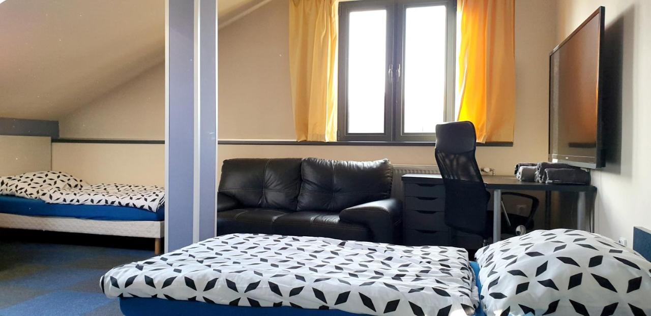 2 Bedrooms House With Enclosed Garden And Wifi At Slezska Ostrava Exterior photo